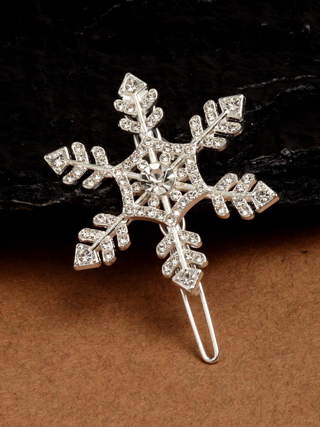 

Ferosh Women Silver-Toned & White Embellished Bobby Pin