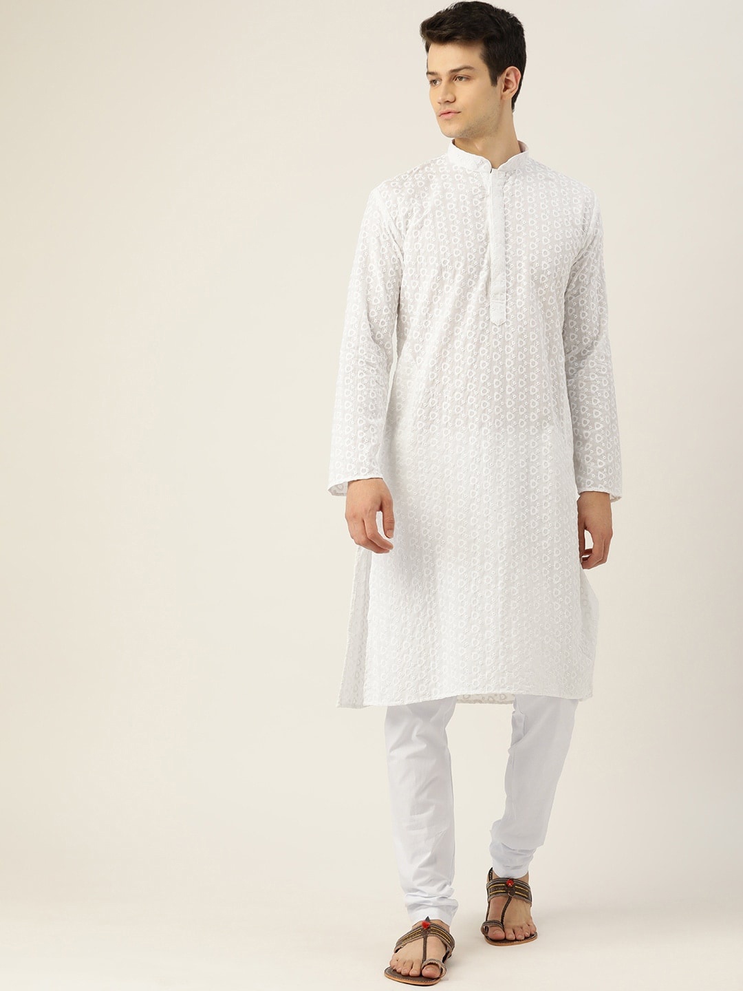 

RAJUBHAI HARGOVINDAS Men White Geometric Embroidered Chikankari Kurta