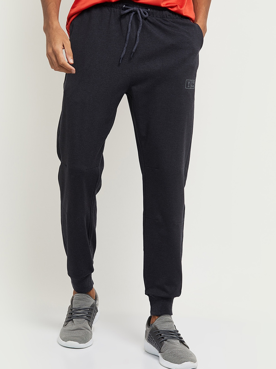 

max Men Navy Blue Solid Joggers