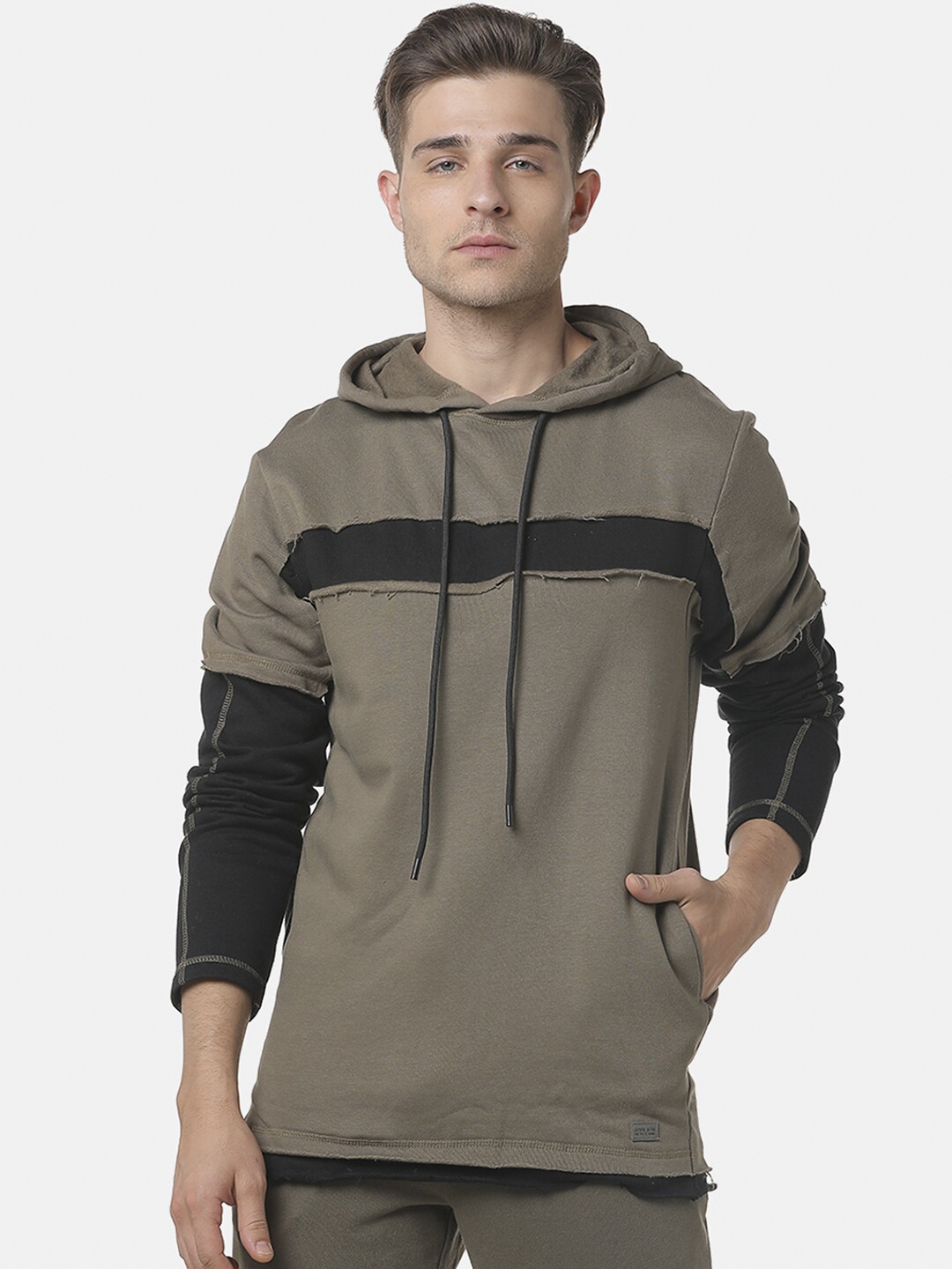 

Campus Sutra Men Green Colourblocked Sweatshirt