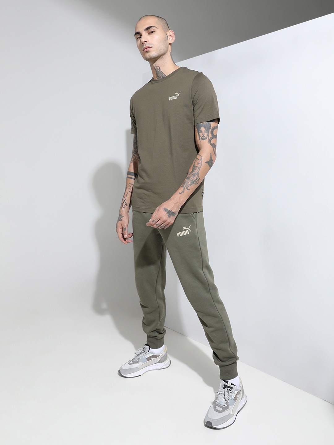 

Puma Men Green Essentials Small Brand Logo Printed Pure Cotton T-shirt