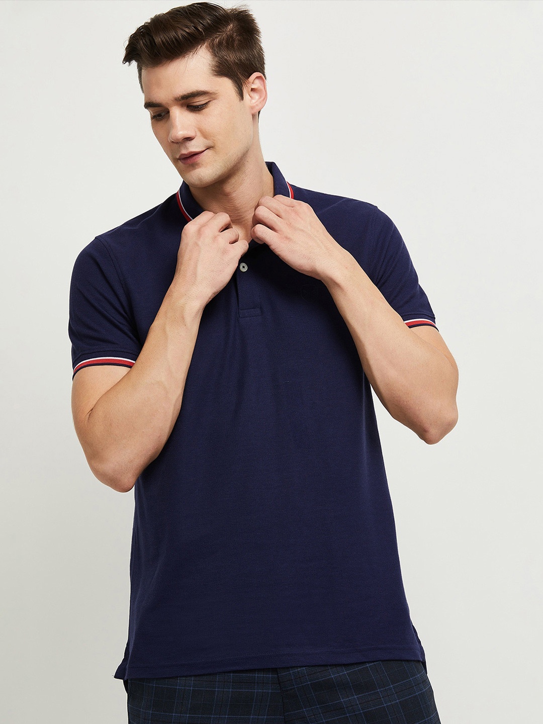 

max Men Blue Polo Collar T-shirt
