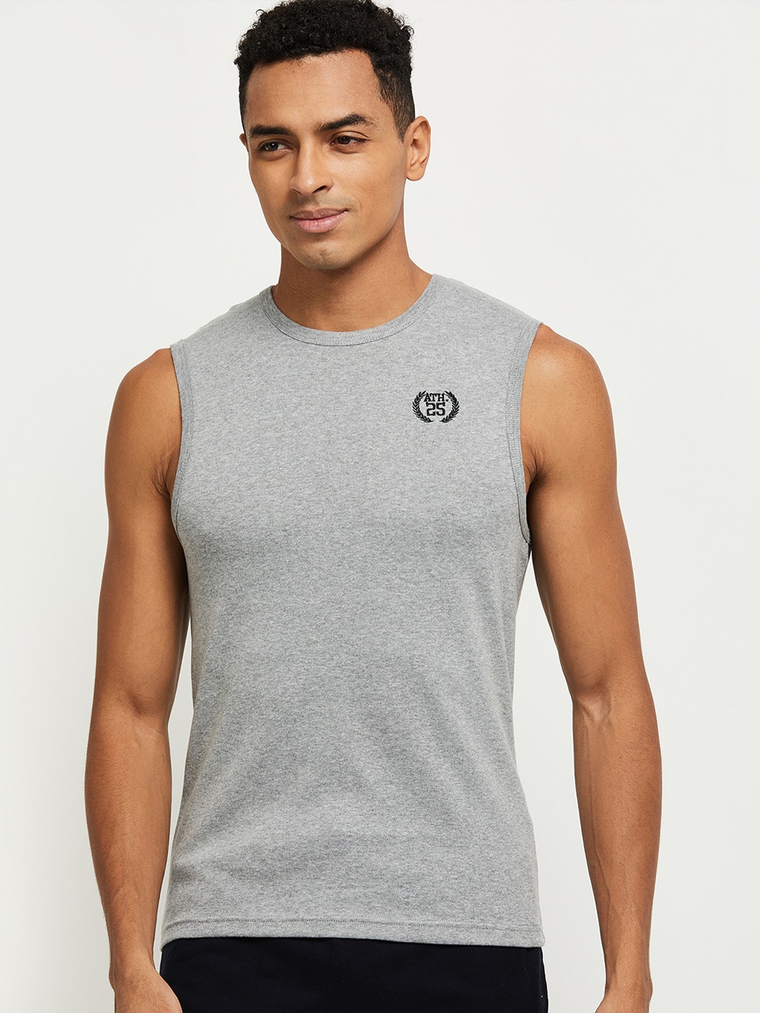 

max Men Grey Melange Brand Logo Slim Fit T-shirt