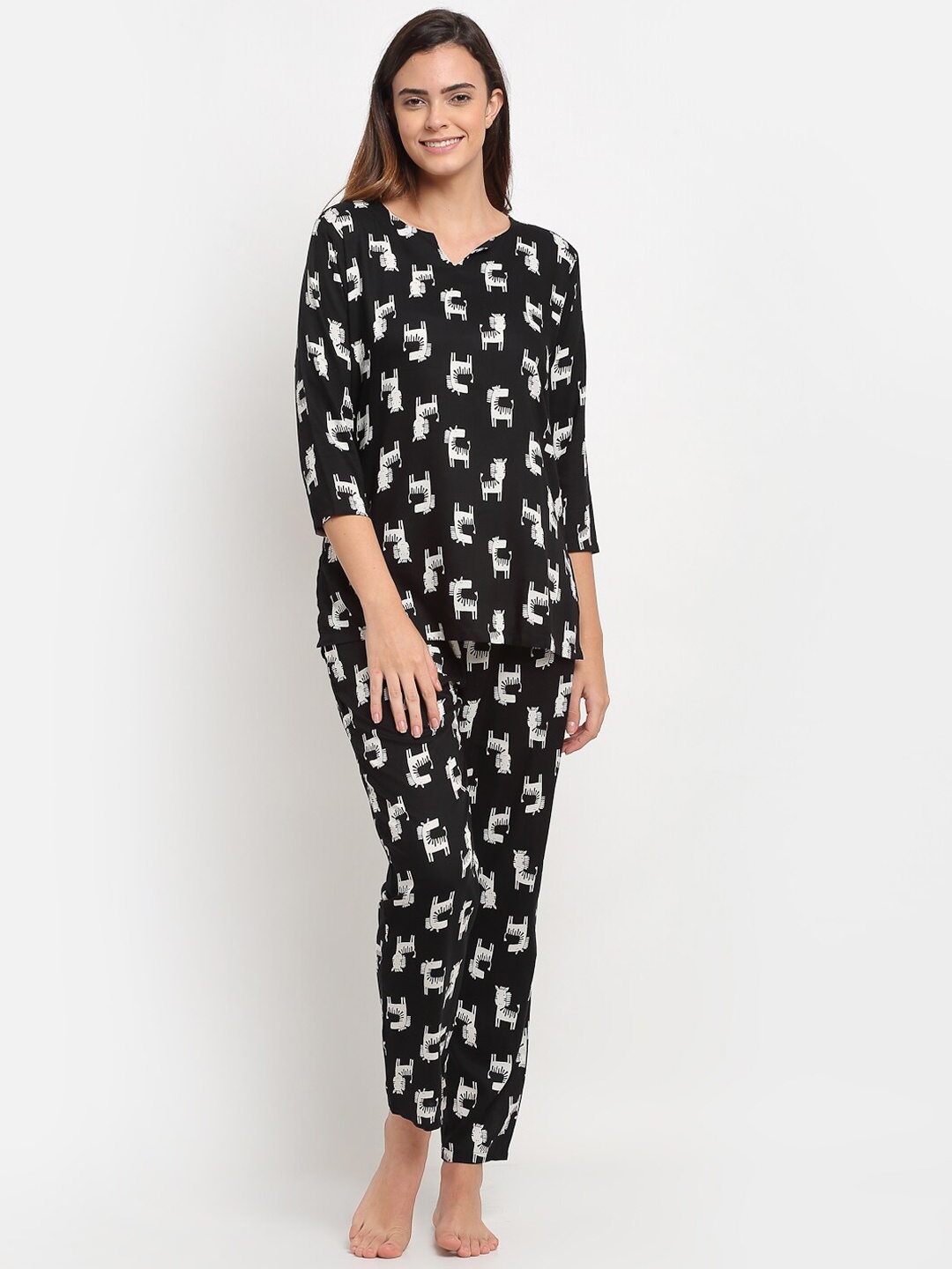 

Claura Women Black & White Printed Night suit