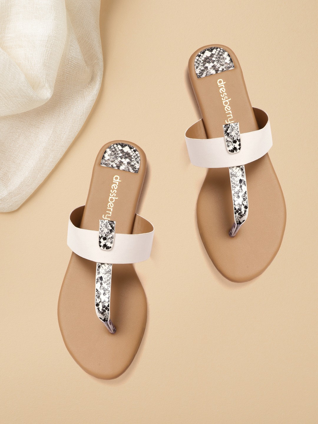 

DressBerry Women White & Black Snakeskin Textured T-Strap Flats