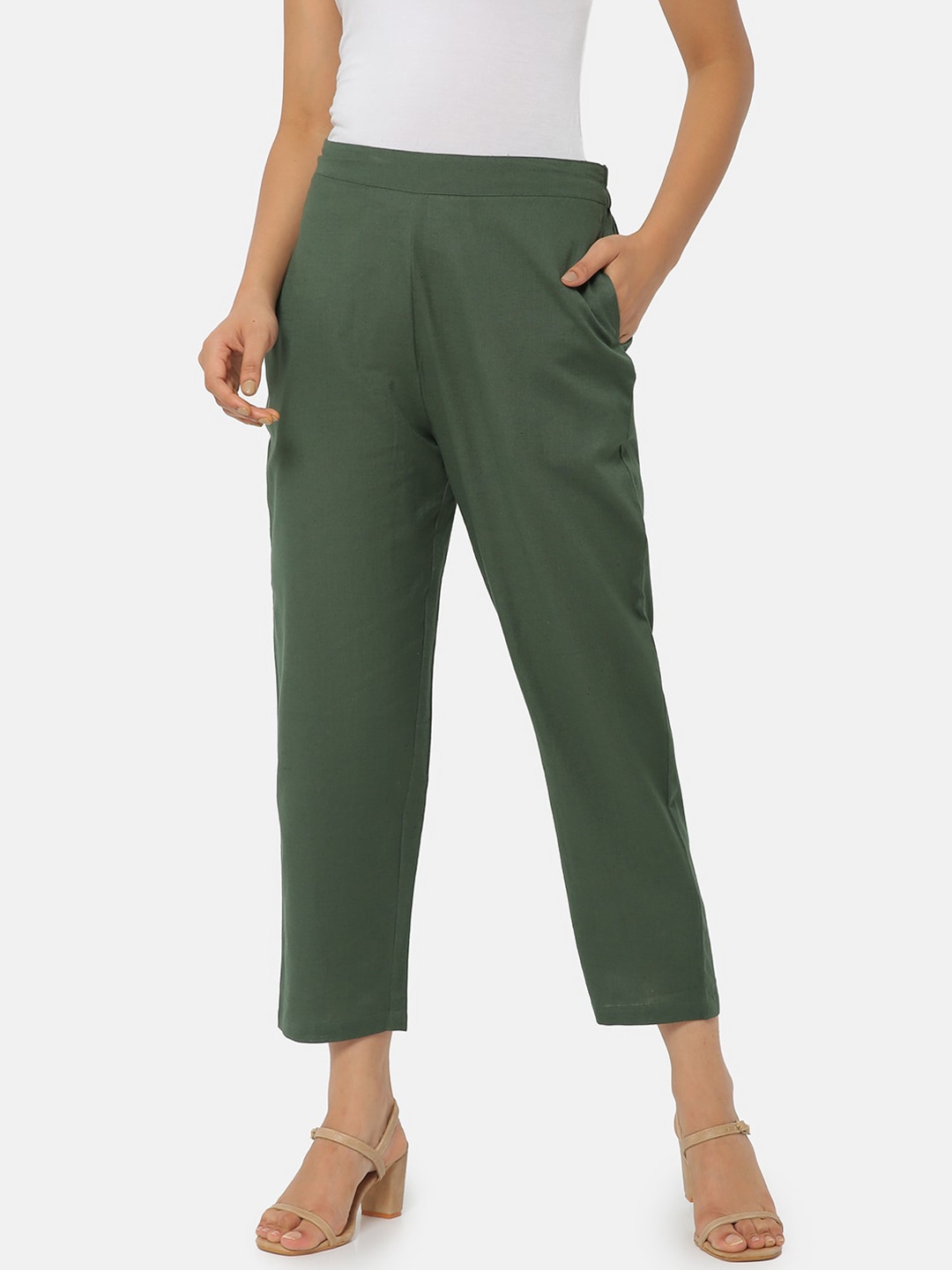 

Saaki Women Green Solid Cropped Regular Trousers