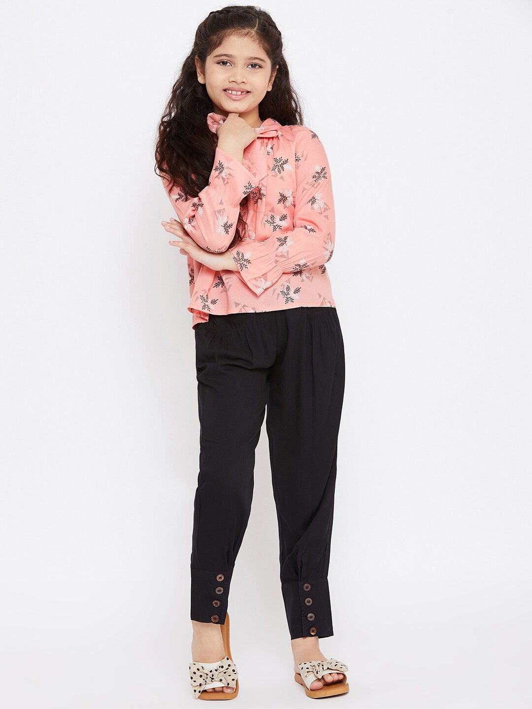 

Stylo Bug Girls Peach-Coloured & Black Printed Top with Pyjamas