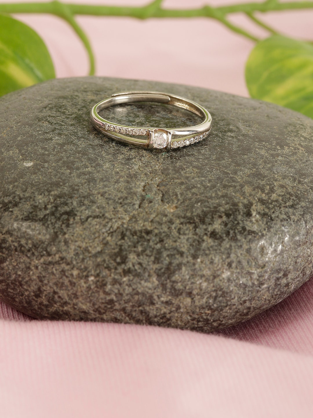 

GIVA 925 Sterling Silver AAA+ White CZ-Studded Adjustable Finger Ring