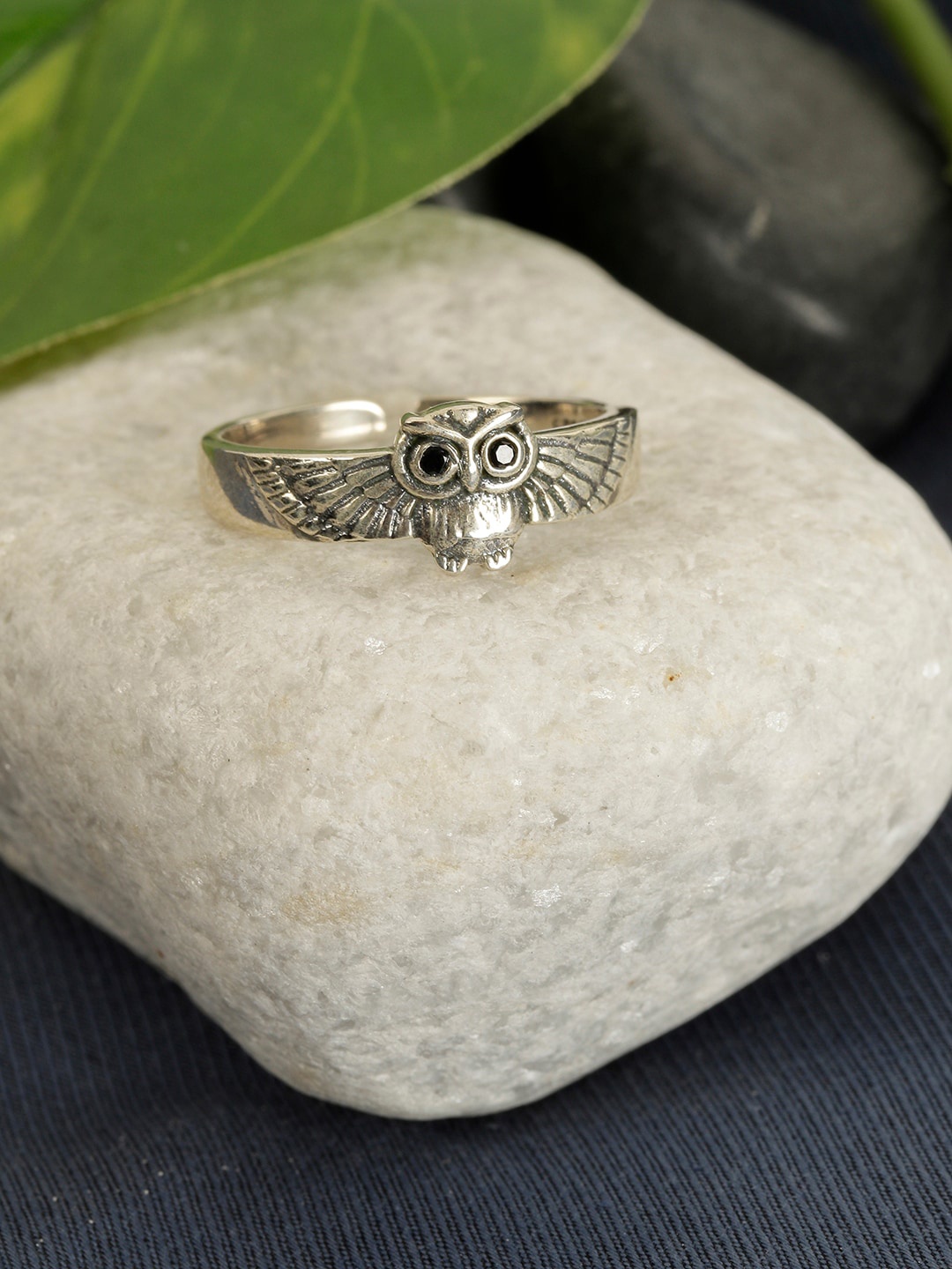 

GIVA 925 Sterling Silver Oxidised Soaring Owl Ring