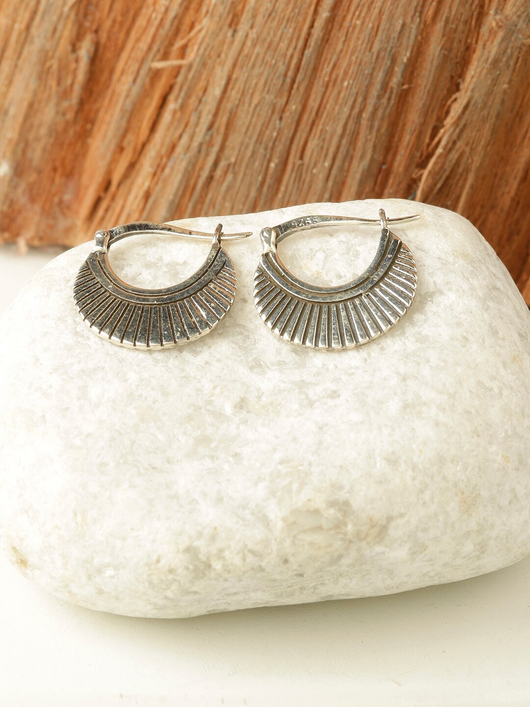 

GIVA 925 Sterling Silver Oxidised Crescent Hoops