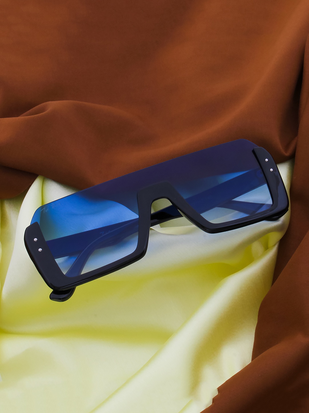 

Ted Smith Unisex Blue Lens & Black Sports Sunglasses with UV Protected Lens
