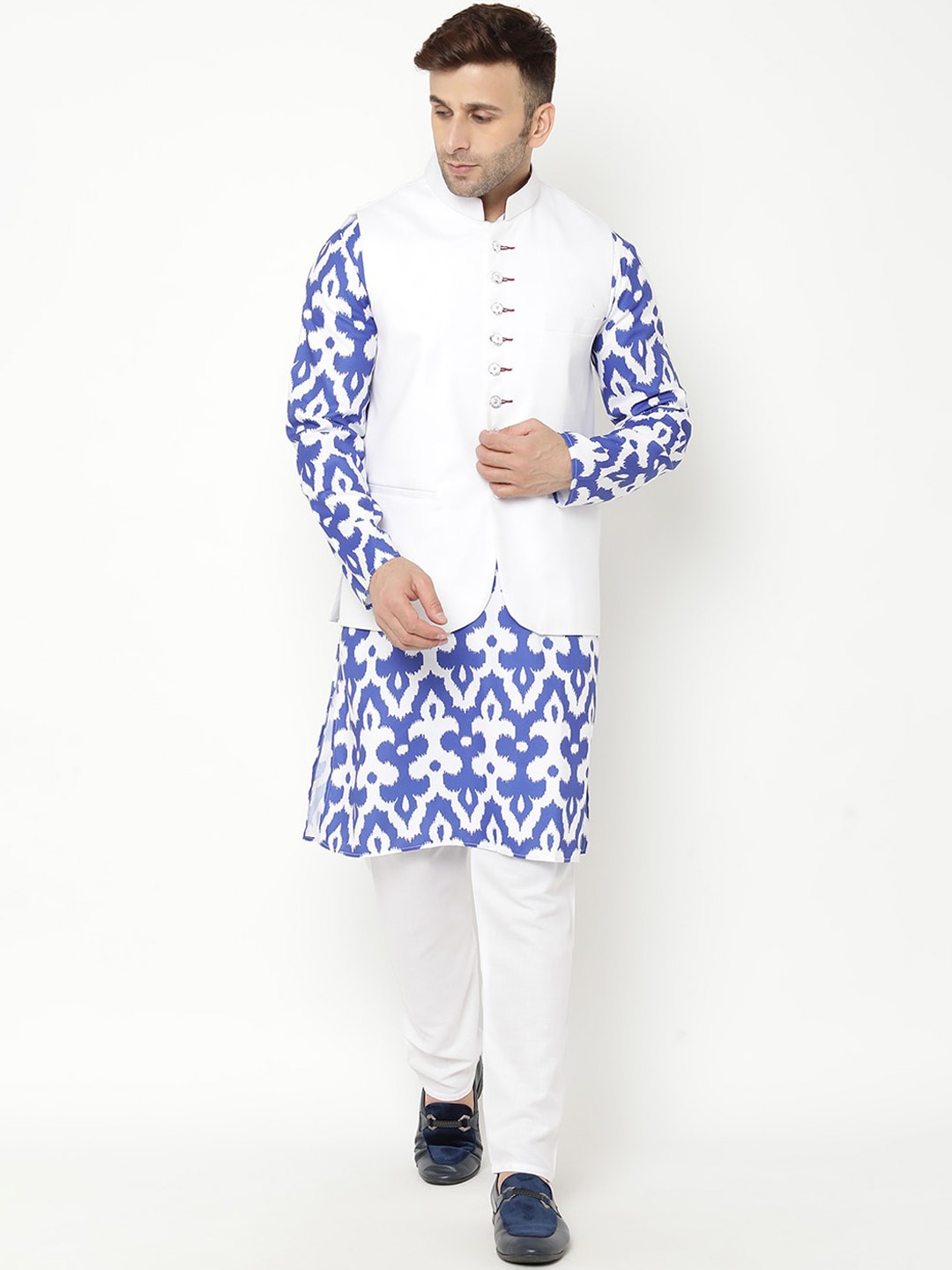 

Hangup Men Blue Ethnic Motifs Printed Kurta with Pyjamas & Nehru Jacket