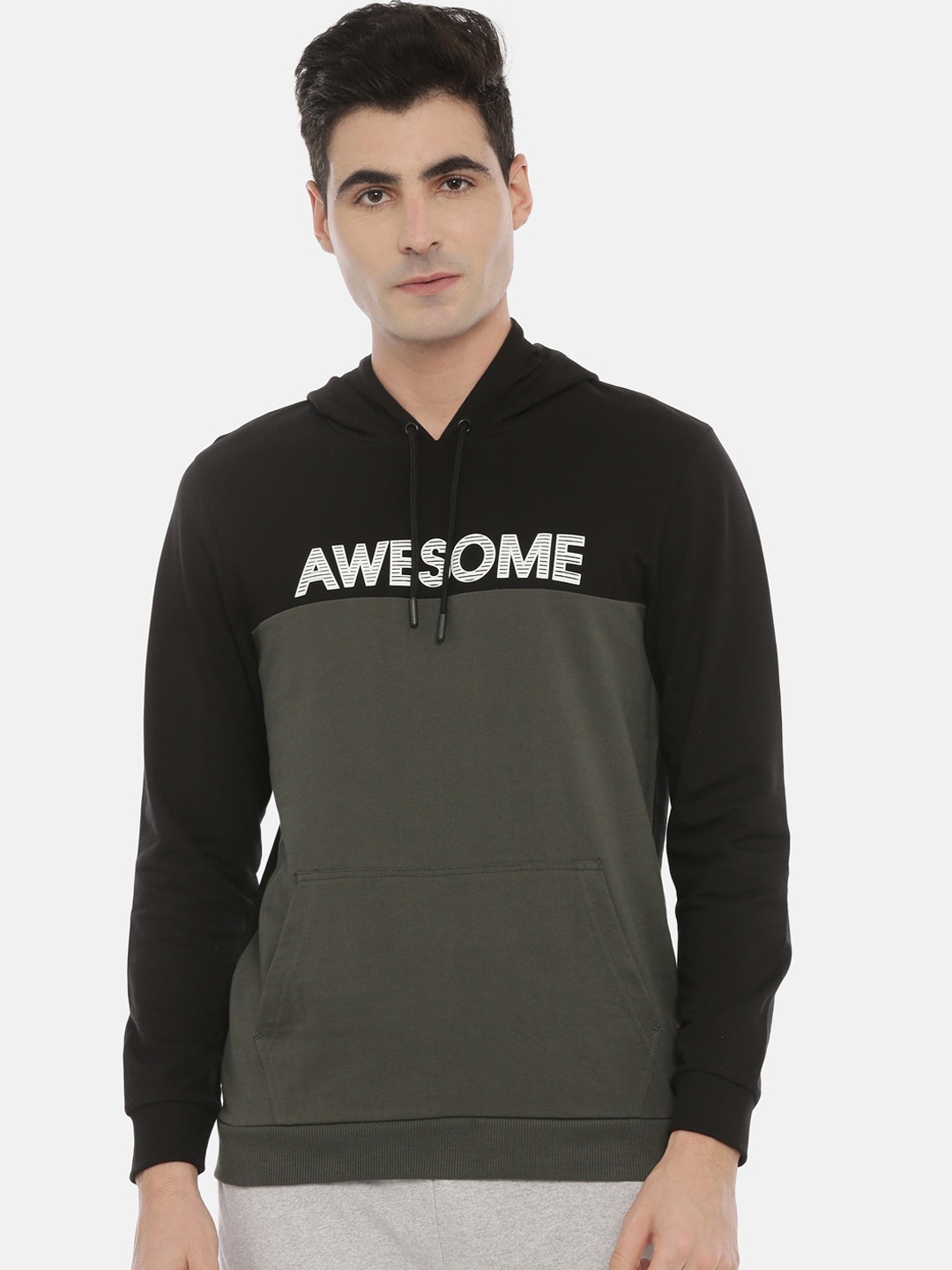

3PIN Men Black Colourblocked Hooded Sweatshirt