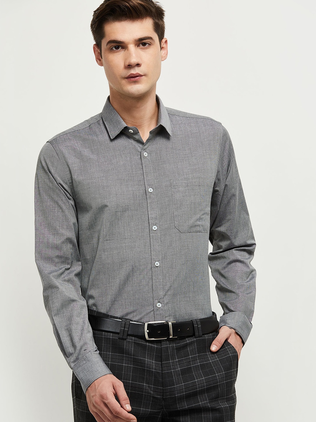 

max Men Grey Solid Casual Shirt