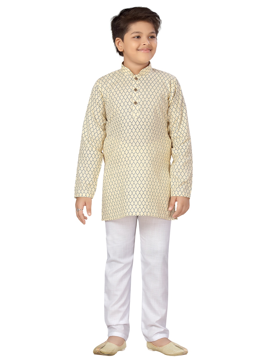 

Aj DEZInES Boys Yellow Printed Pure Cotton Kurta with Pyjamas