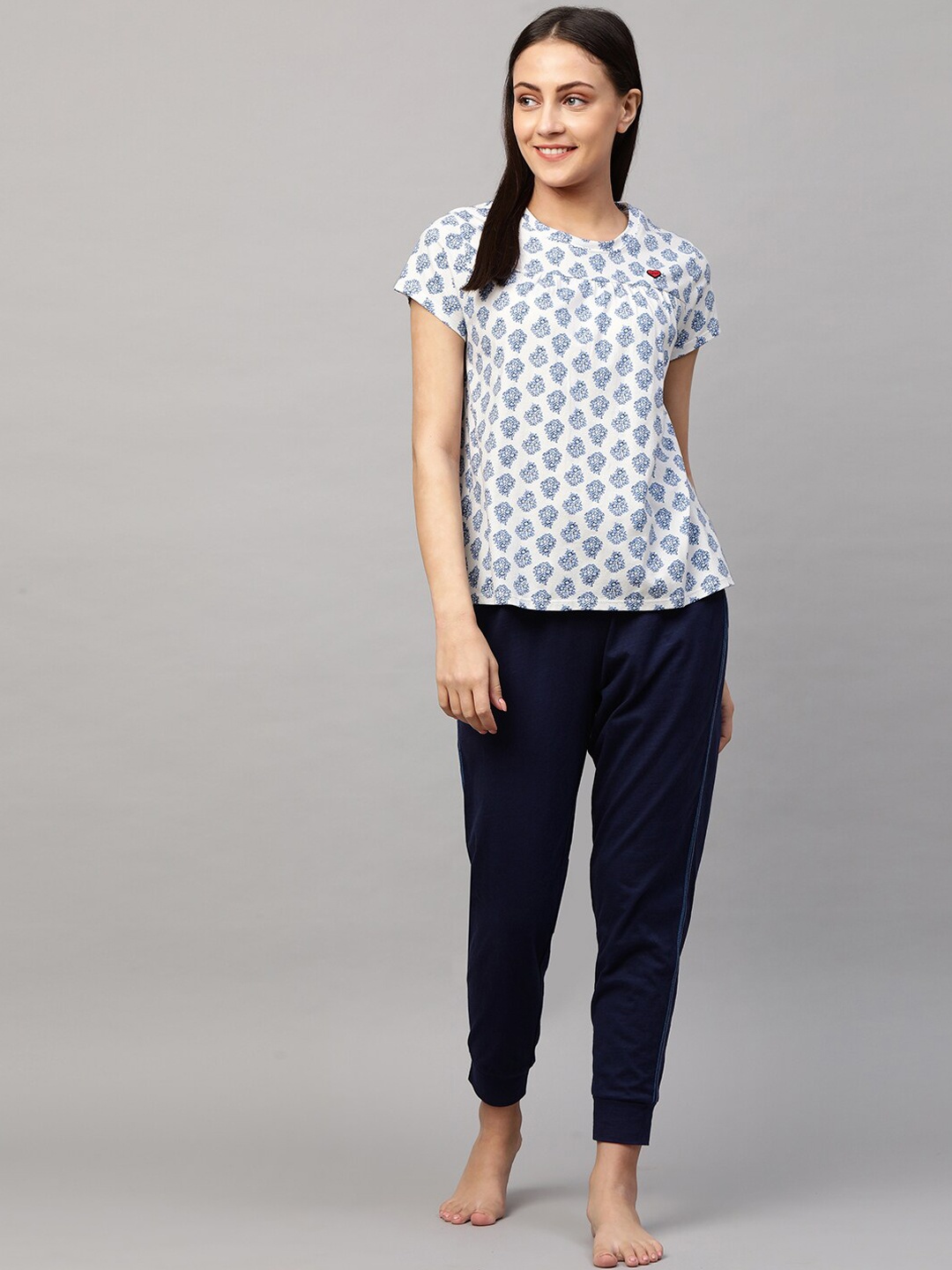 

Chemistry Women Blue & White Printed Night suit