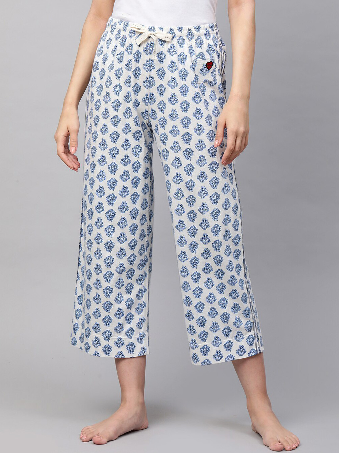 

Chemistry Women Blue & White Printed Cropped Lounge Pants