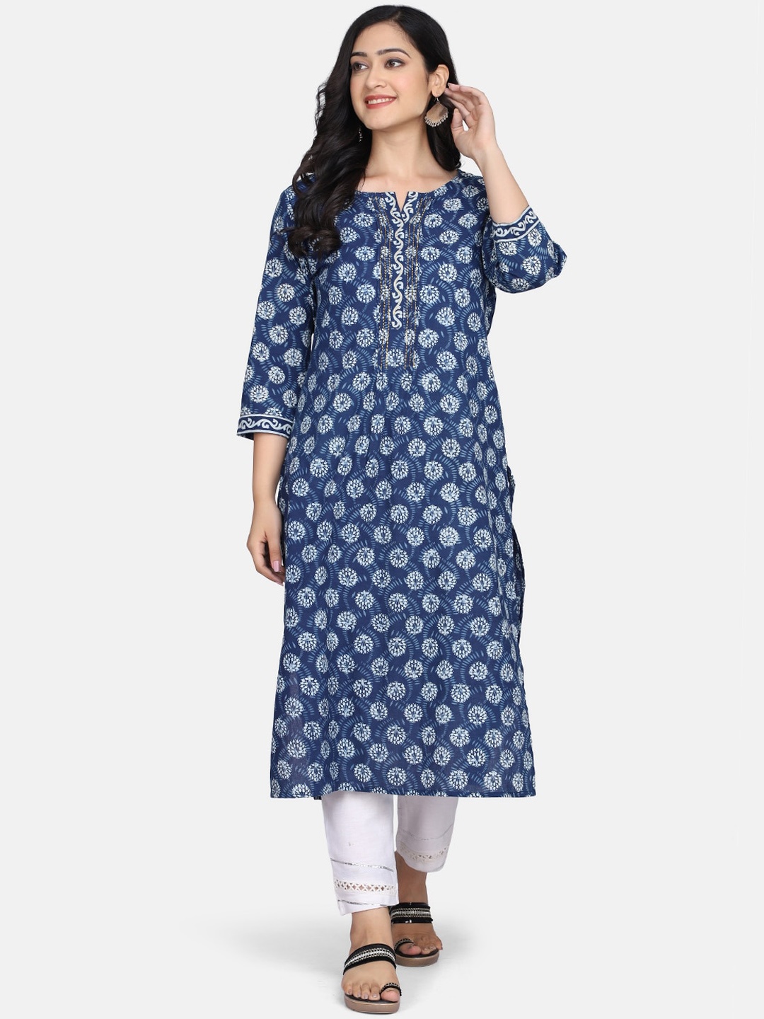 

Mirraw Women Navy Blue & White Ethnic Motifs Handblock Printed Kurta