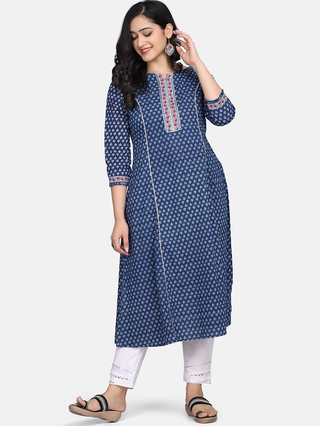 

Mirraw Women Navy Blue and Red Ethnic Motifs Handblock Printed Kurta