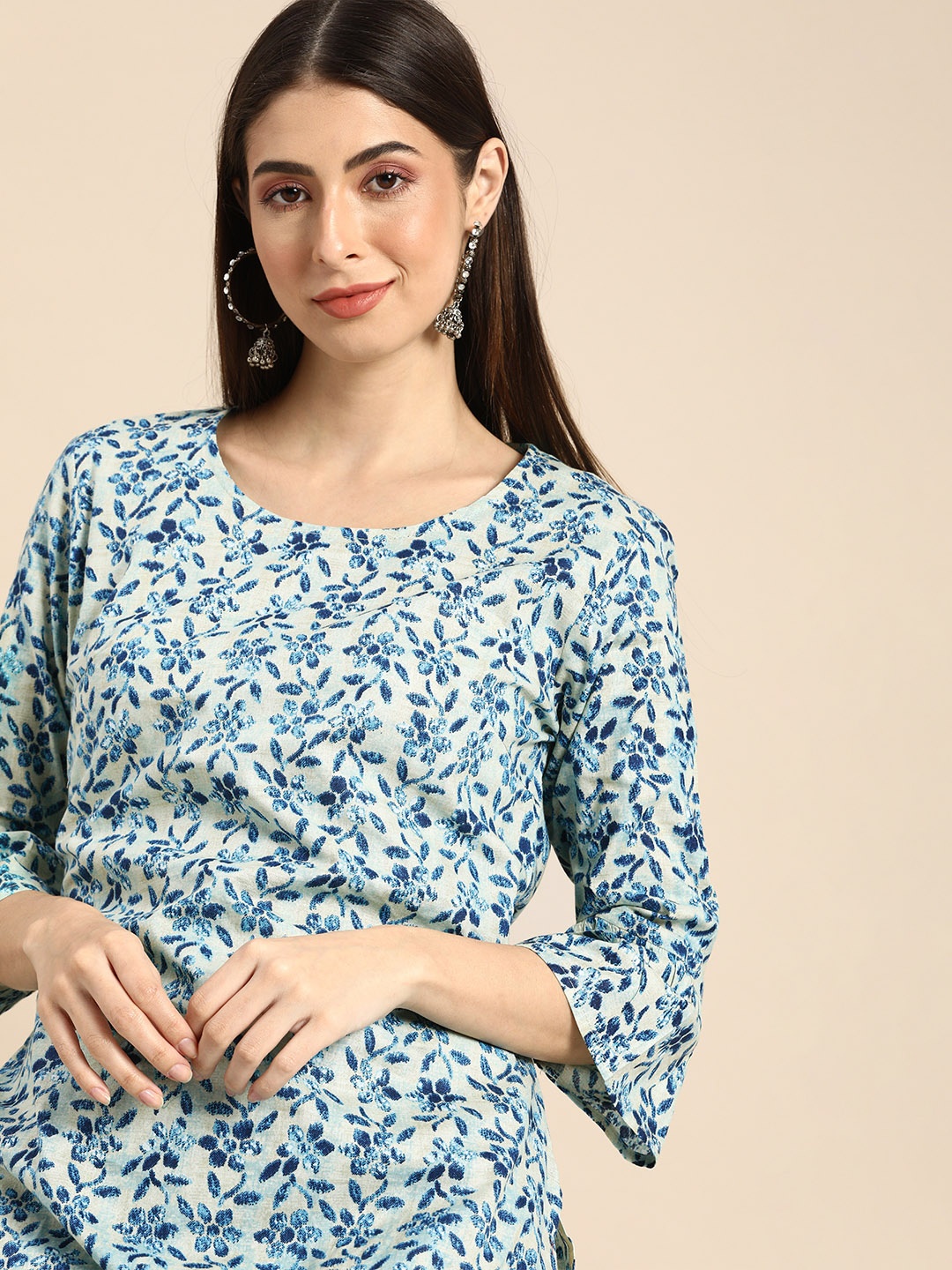 

Anouk Women Off White & Blue Floral Printed Kurta