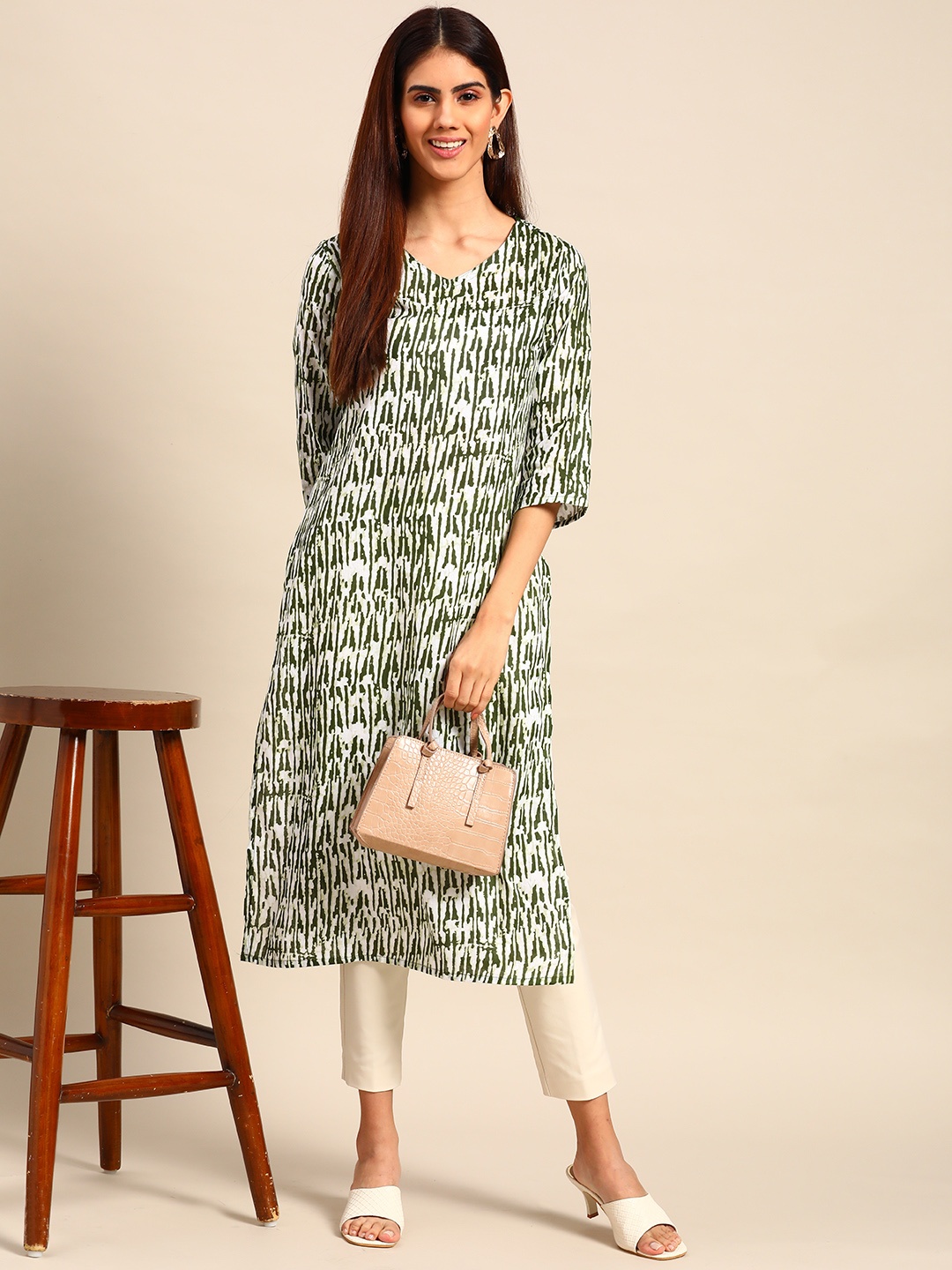 

Anouk Women Olive Green & White Pure Cotton Printed Straight Kurta