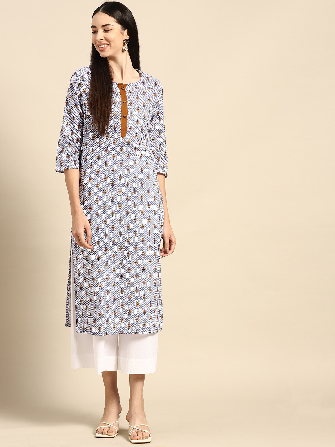 

Anouk Women Blue & White Floral Printed Pure Cotton Kurta