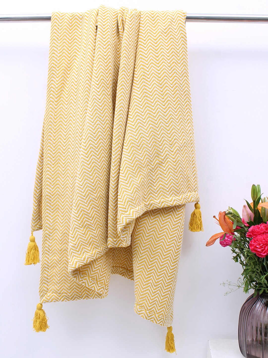 

AVI Living Yellow & White Printed Pure Cotton 450 GSM Throw With Tassles