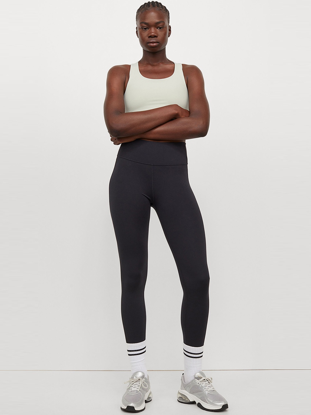 

H&M Women Black Solid Bum Sculpting Sports Tights