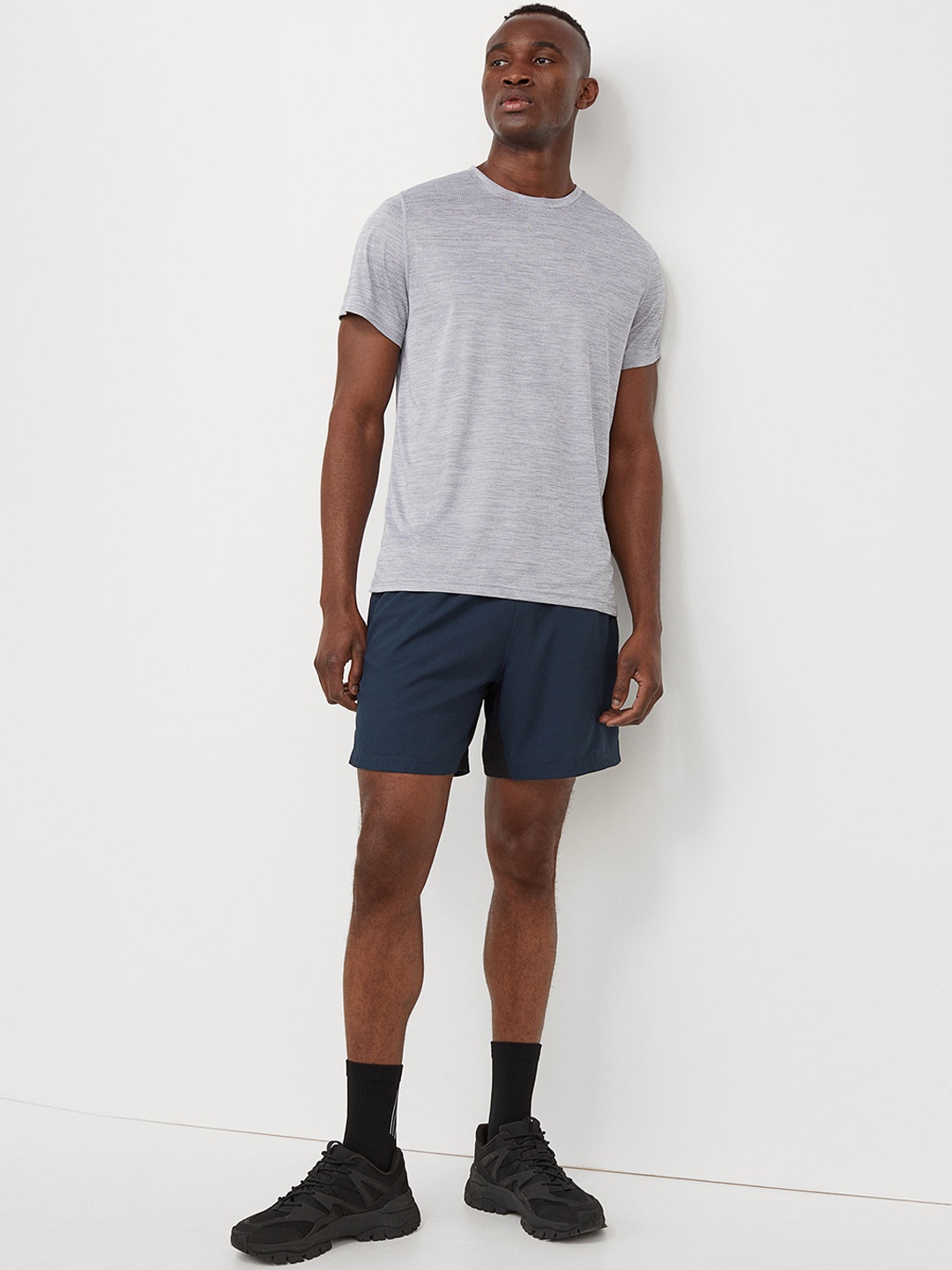 

H&M Mens Blue Running shorts