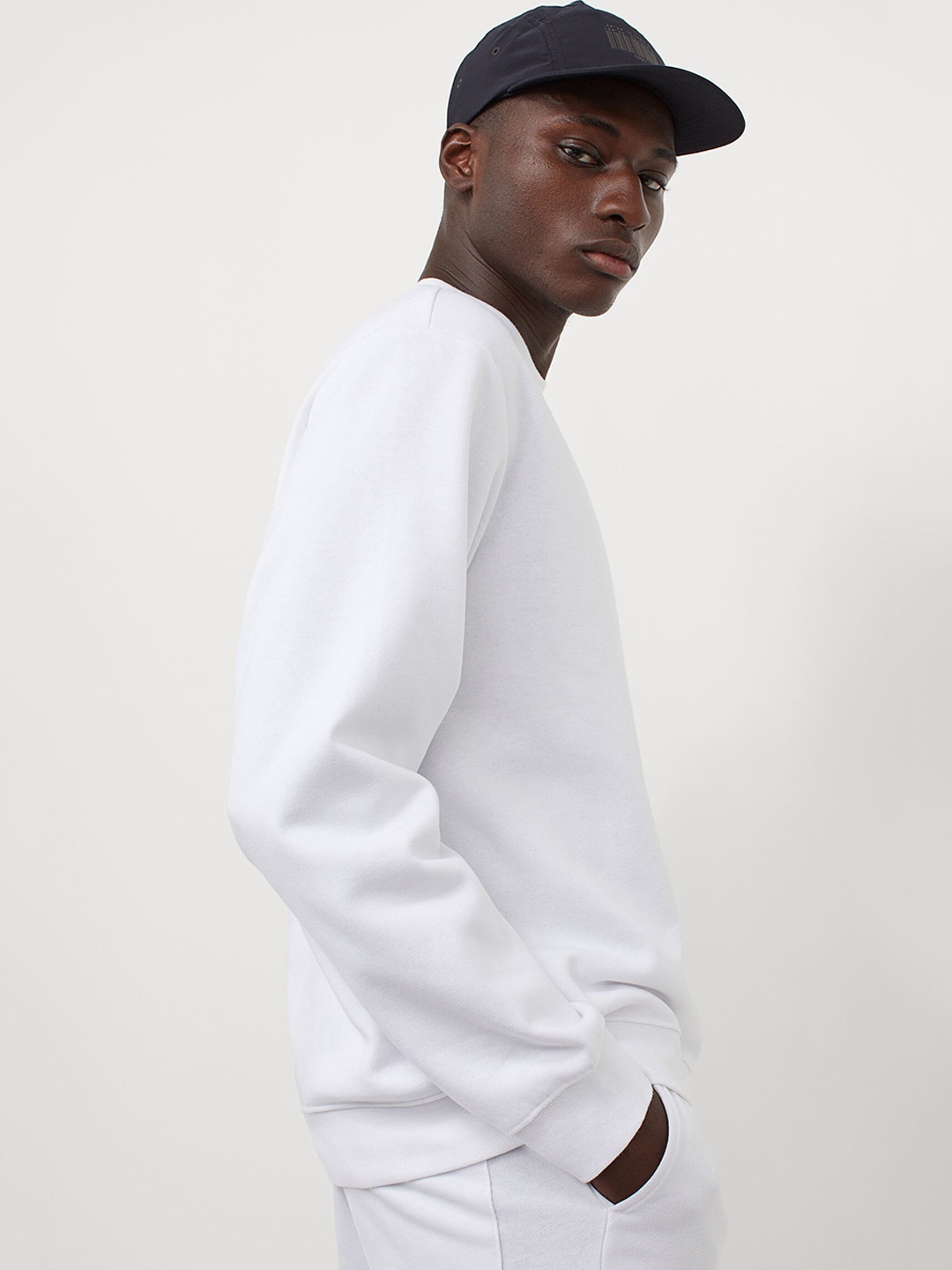 

H&M Men White Solid Relaxed Fit Sweatshirt