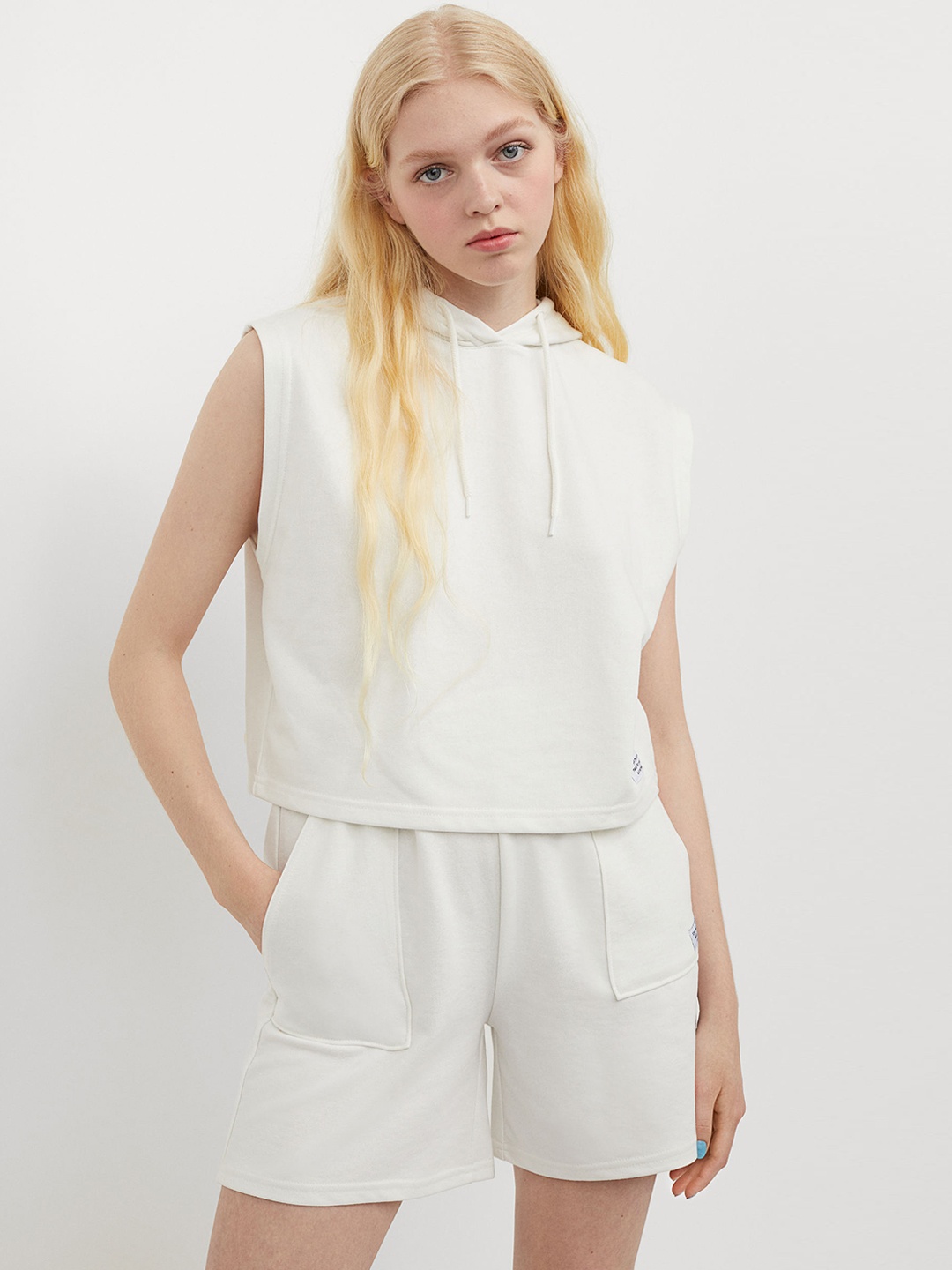 

H&M Women White Solid Cropped Sleeveless hoodie