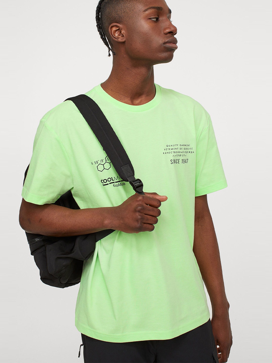 

H&M Men Green & Black Printed Regular Fit COOLMAX T-shirt