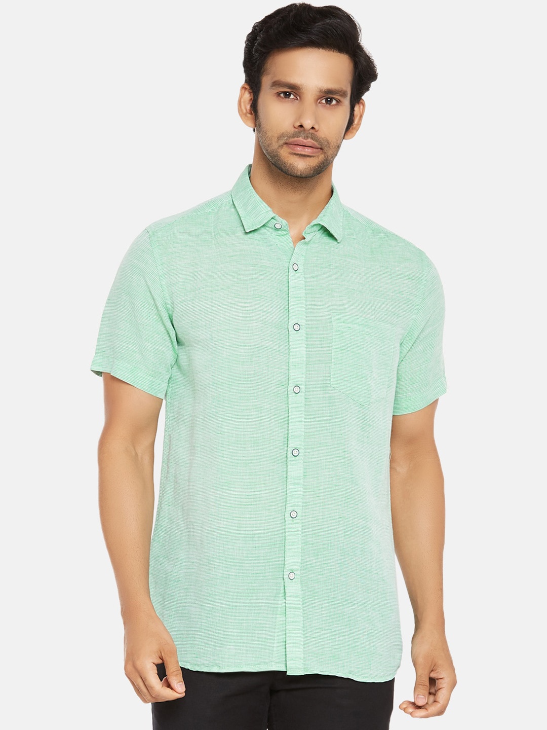 

BYFORD by Pantaloons Men Green Solid Cotton Casual Shirt