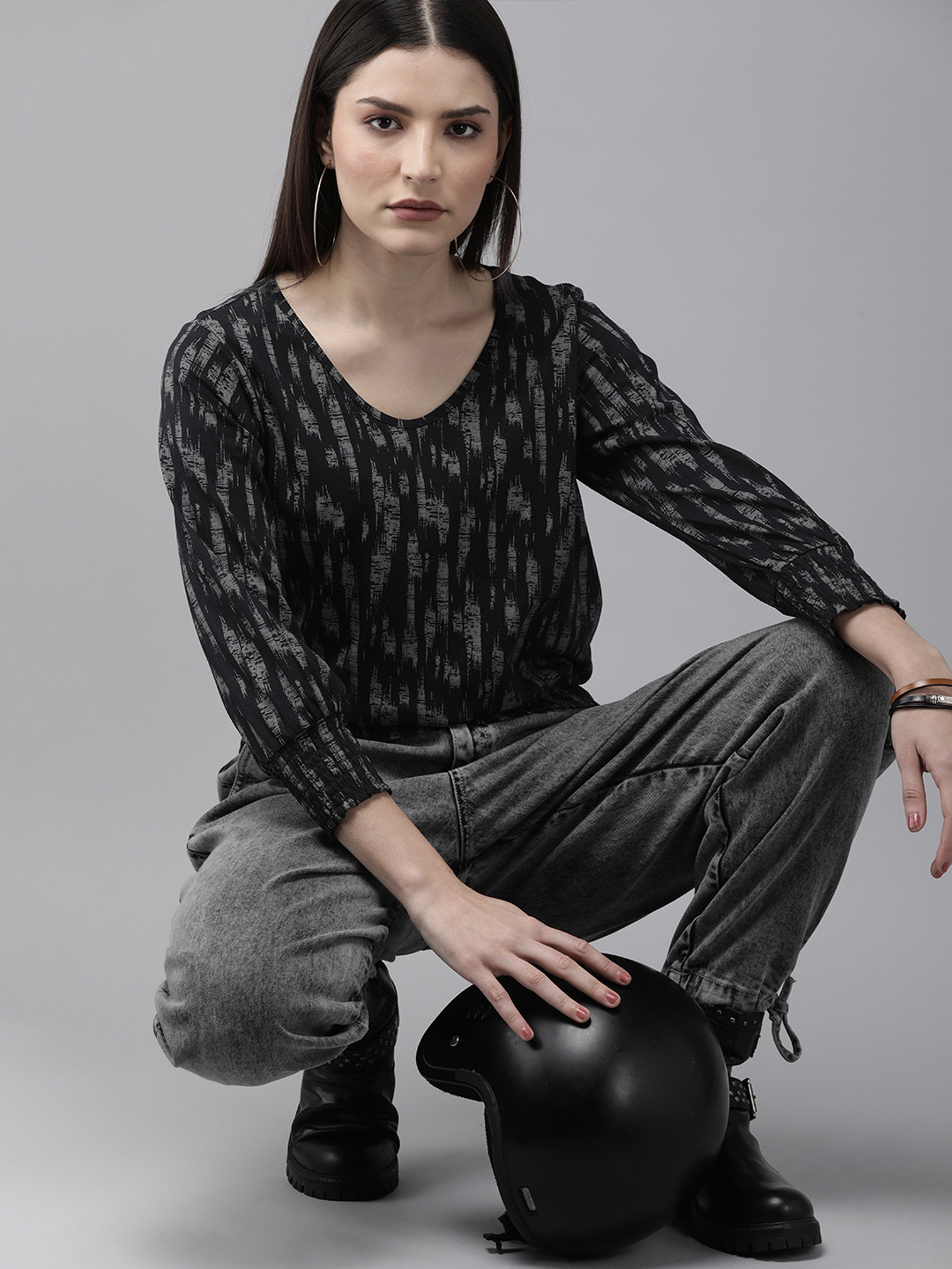 

Roadster Black & Grey Printed Bishop Sleeves Blouson Top