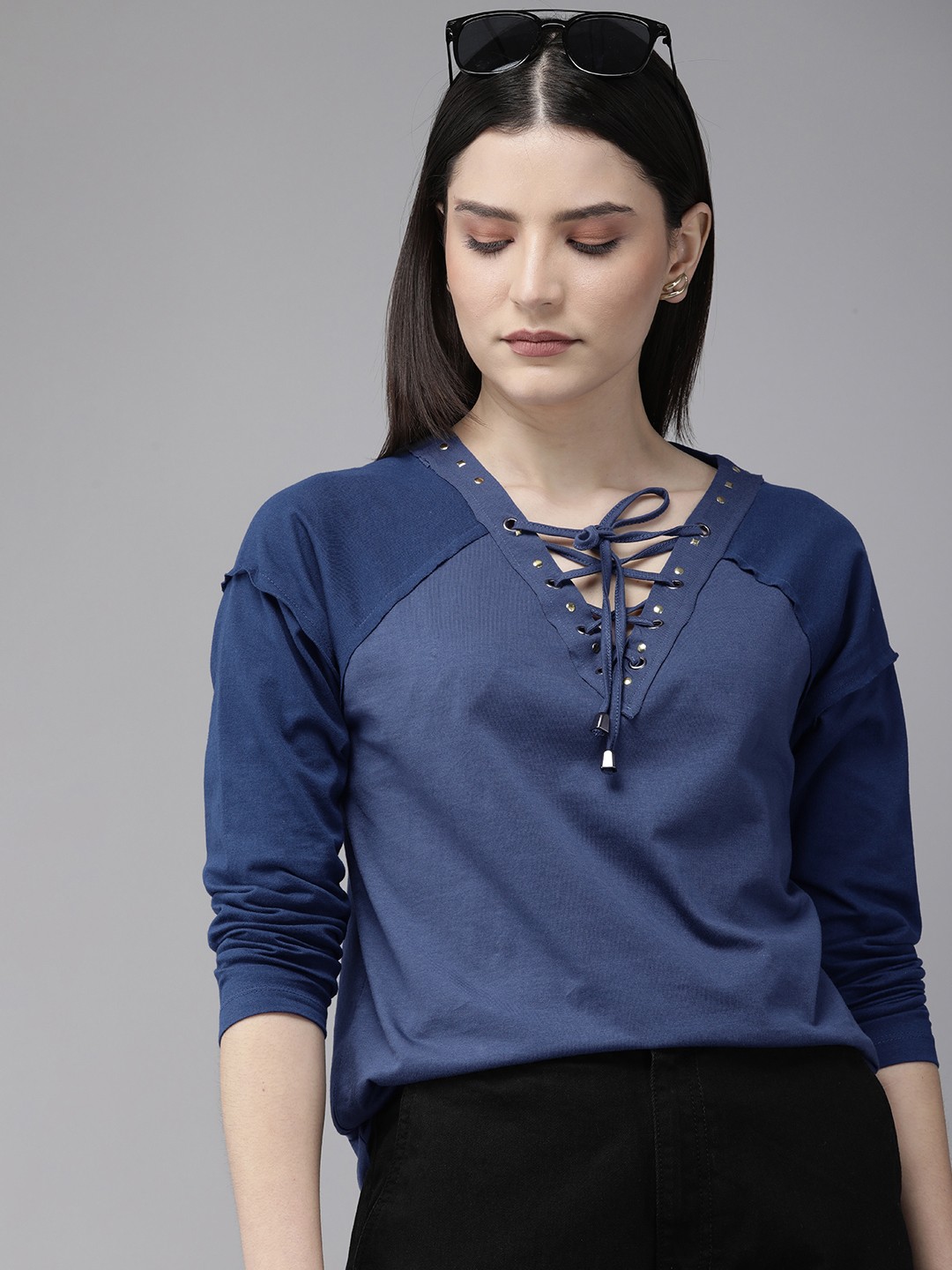 

Roadster Blue Colourblocked Embelished Regular Top