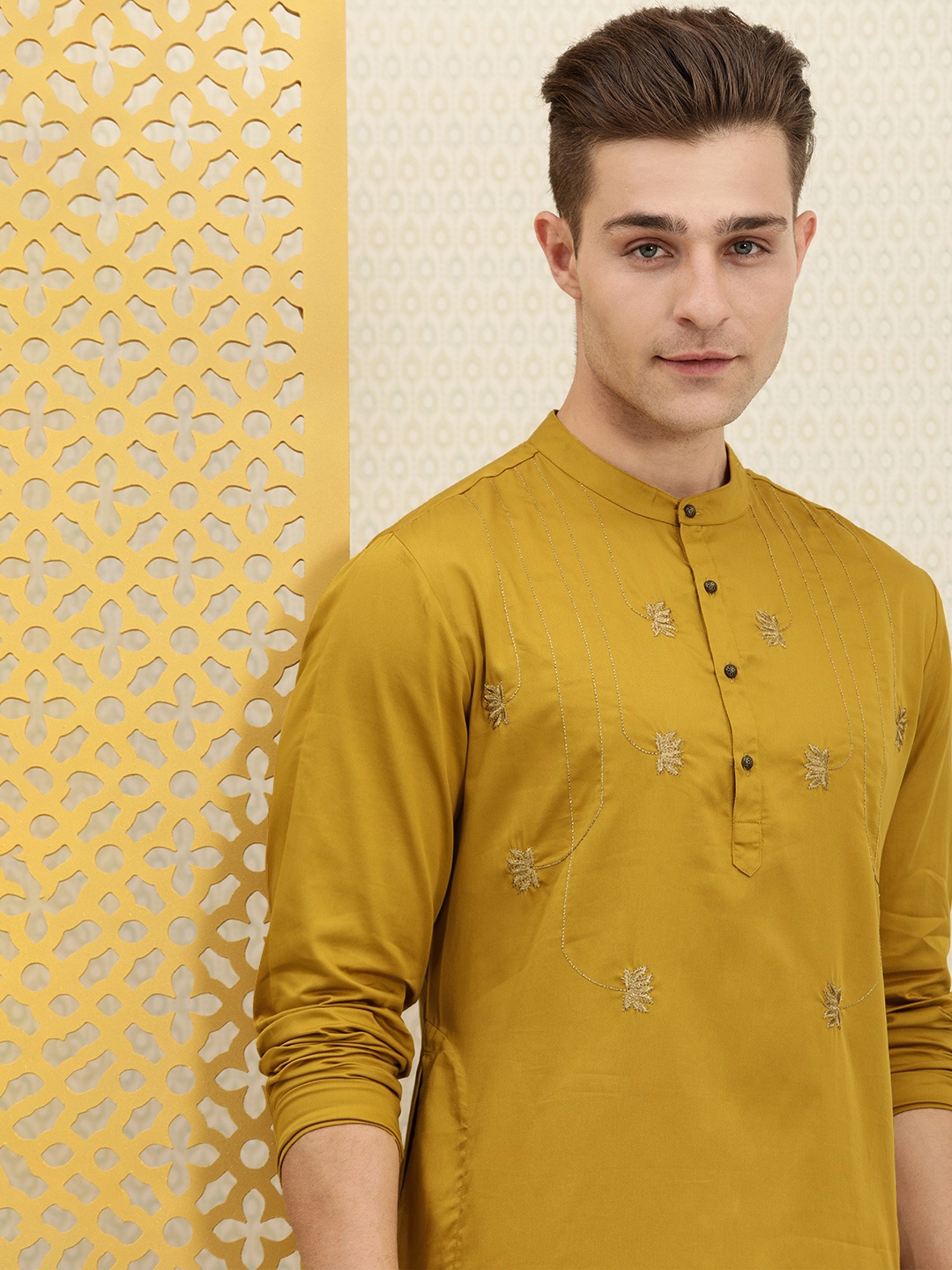 

House of Pataudi Men Mustard Yellow Pure Cotton Ethnic Motifs Embroidered Kurta