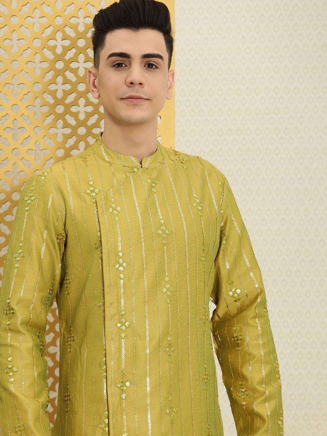 

House of Pataudi Men Yellow Embroidered Jashn Kurta