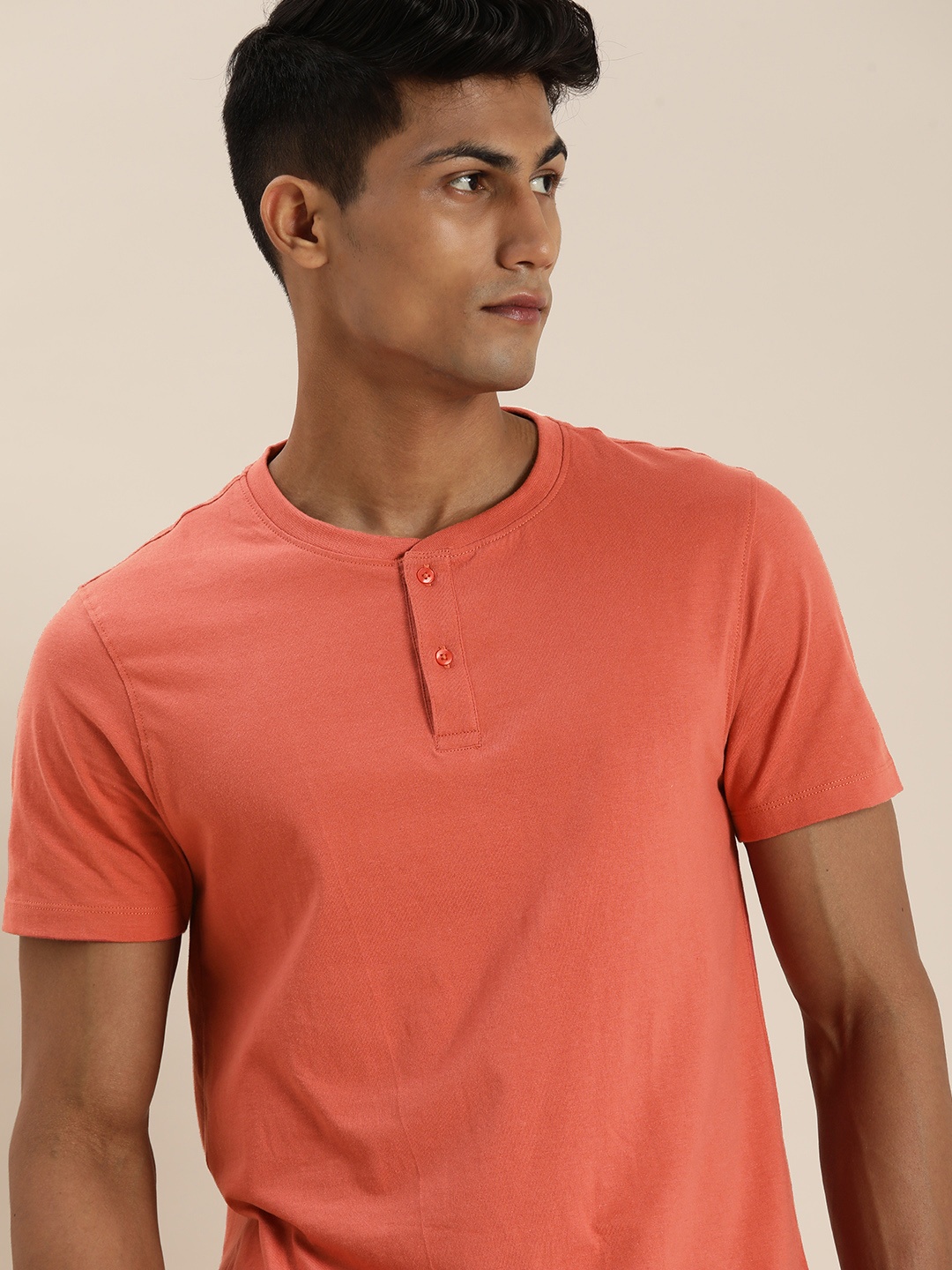 

ether Men Orange Solid Henley Neck T-shirt