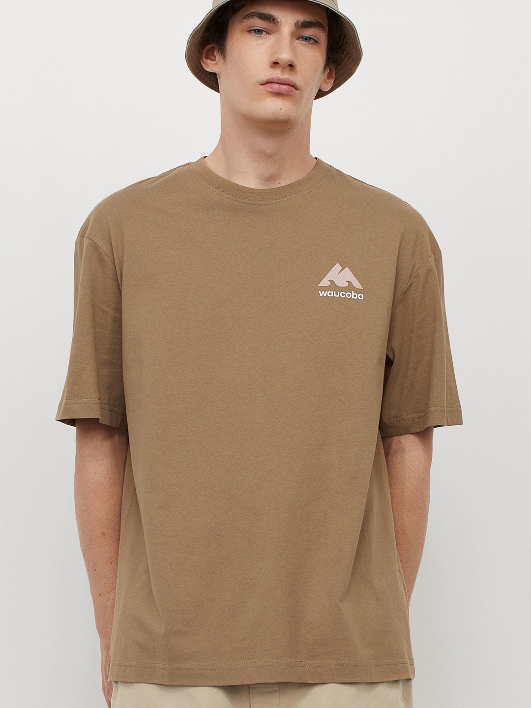

HM Men Brown Pure Cotton Printed Back Relaxed Fit Pure Cotton T-shirt