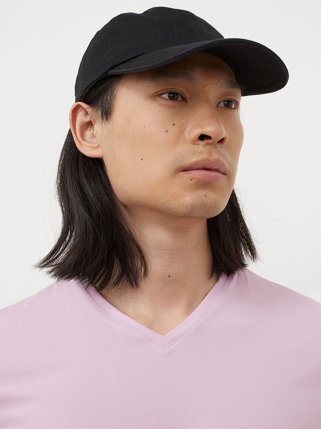 

H&M Men Lavender V-Neck Slim Fit T-shirt