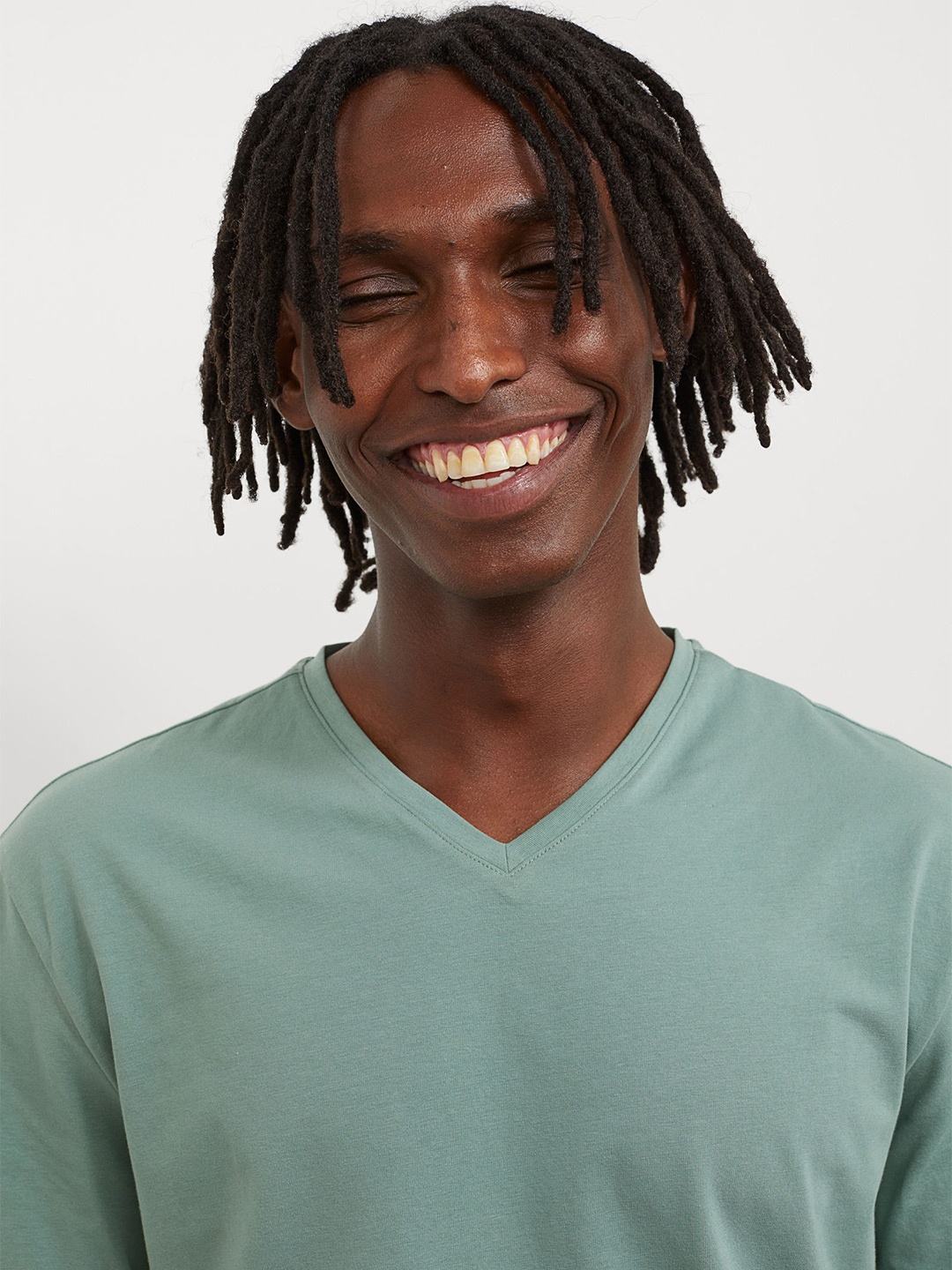 

H&M Men Mint Green V-Neck Slim Fit T-shirt
