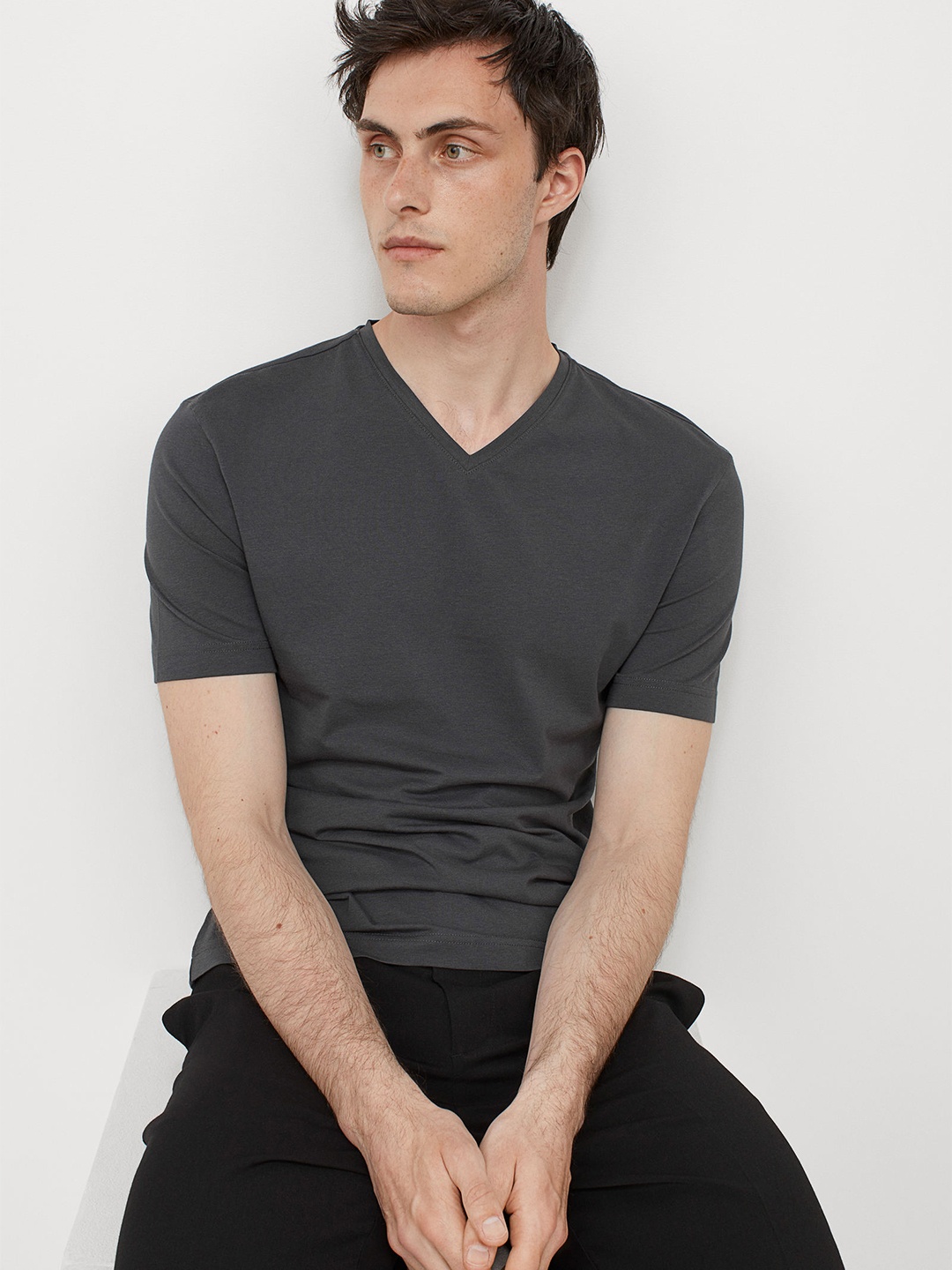 

H&M Men Grey V-Neck Slim Fit T-shirt