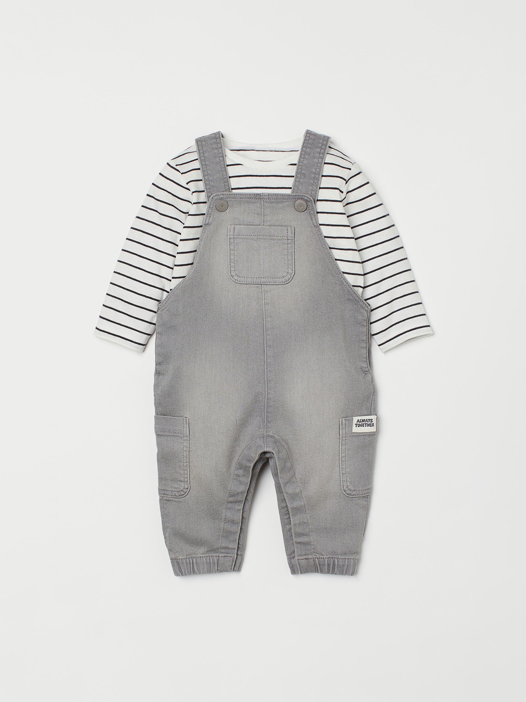 

H&M Boys Grey & White 2-Piece Set