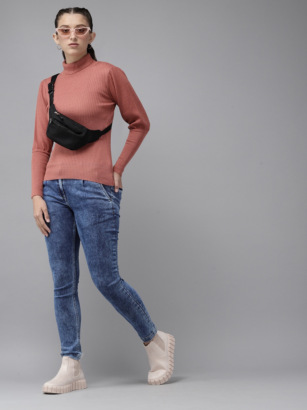 

UTH by Roadster Girls Blue Washed Light Fade Stretchable Jeans