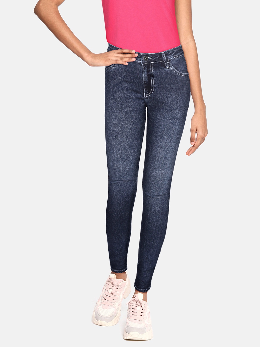 

UTH by Roadster Girls Blue Clean Look Light Fade Stretchable Jeans