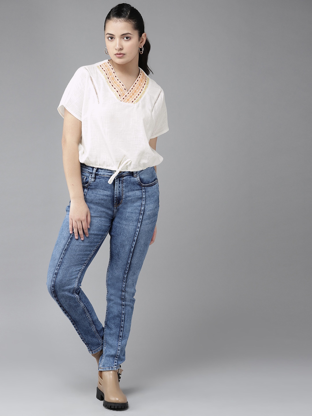 

UTH by Roadster Girls Blue Light Fade Stretchable Jeans