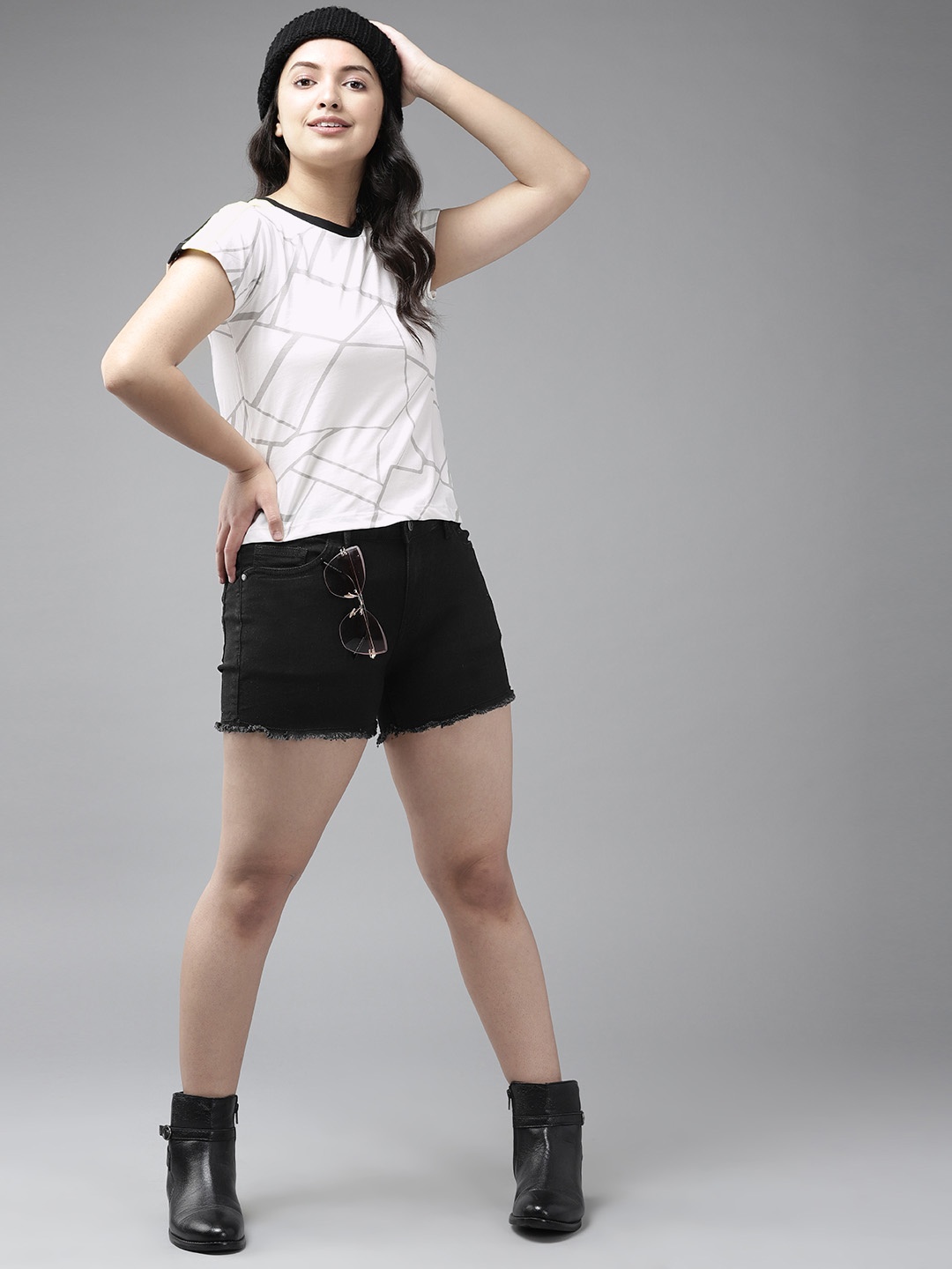 

UTH by Roadster Girls Black Frayed Hem Denim Shorts