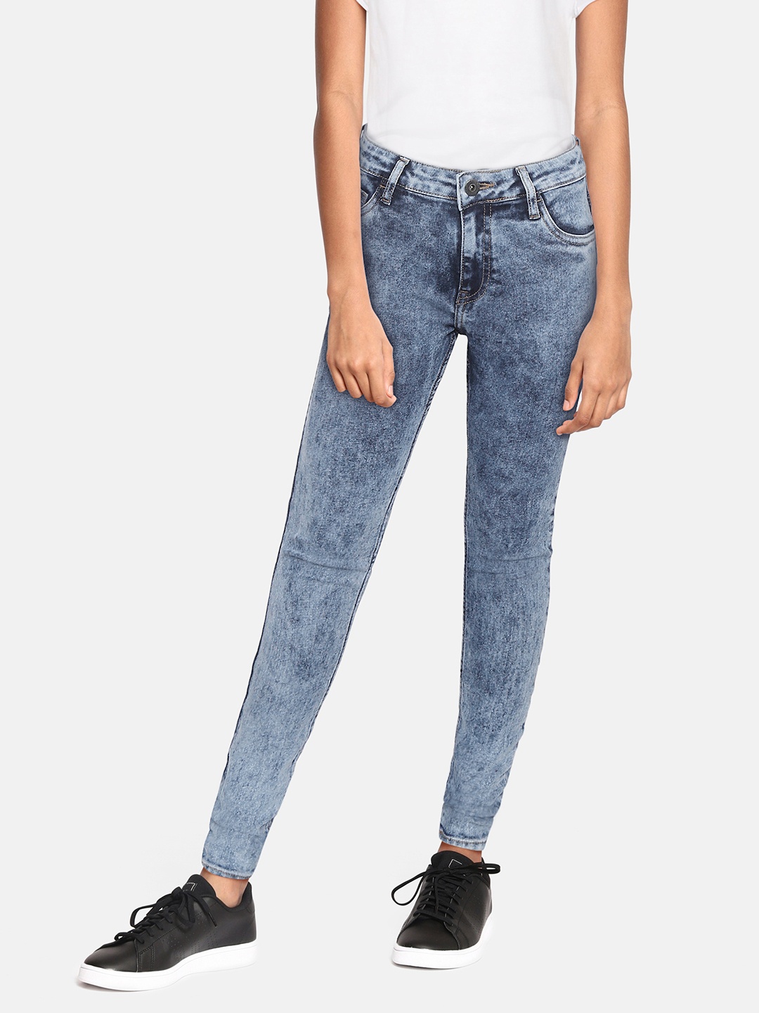 

UTH by Roadster Girls Blue Clean Look Light Fade Bleached Stretchable Jeans