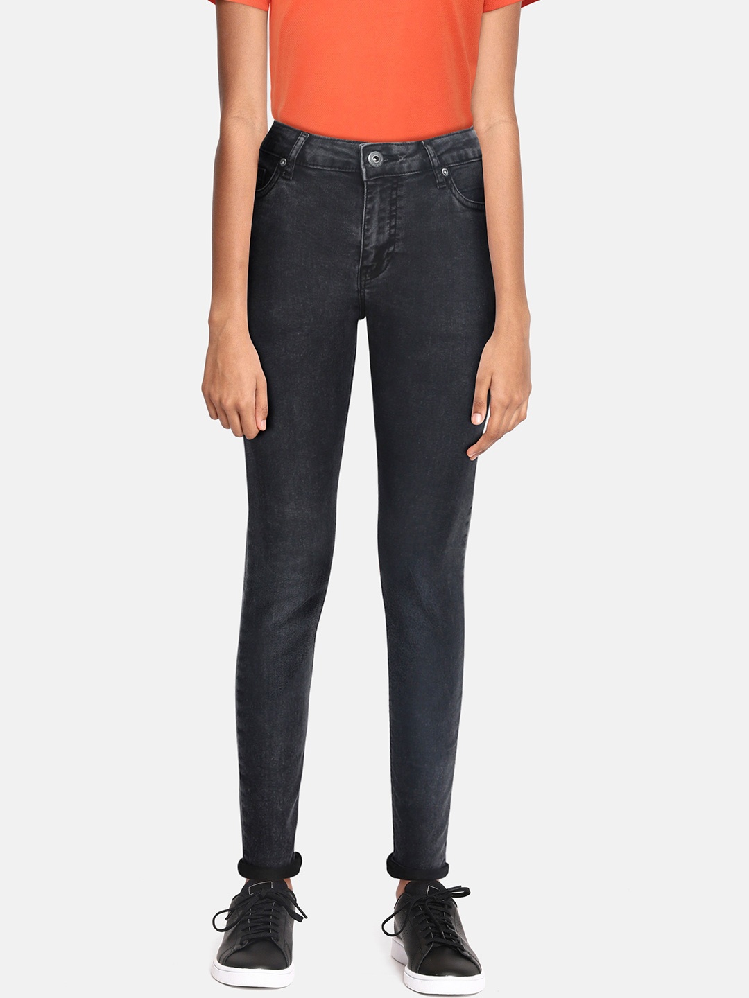 

UTH by Roadster Girls Black Regular Fit Mid-Rise Light Fade Stretchable Jeans