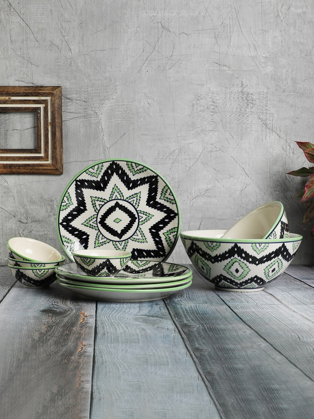 

VarEesha Green & White 10 Pieces Printed Ceramic Glossy Dinner Set